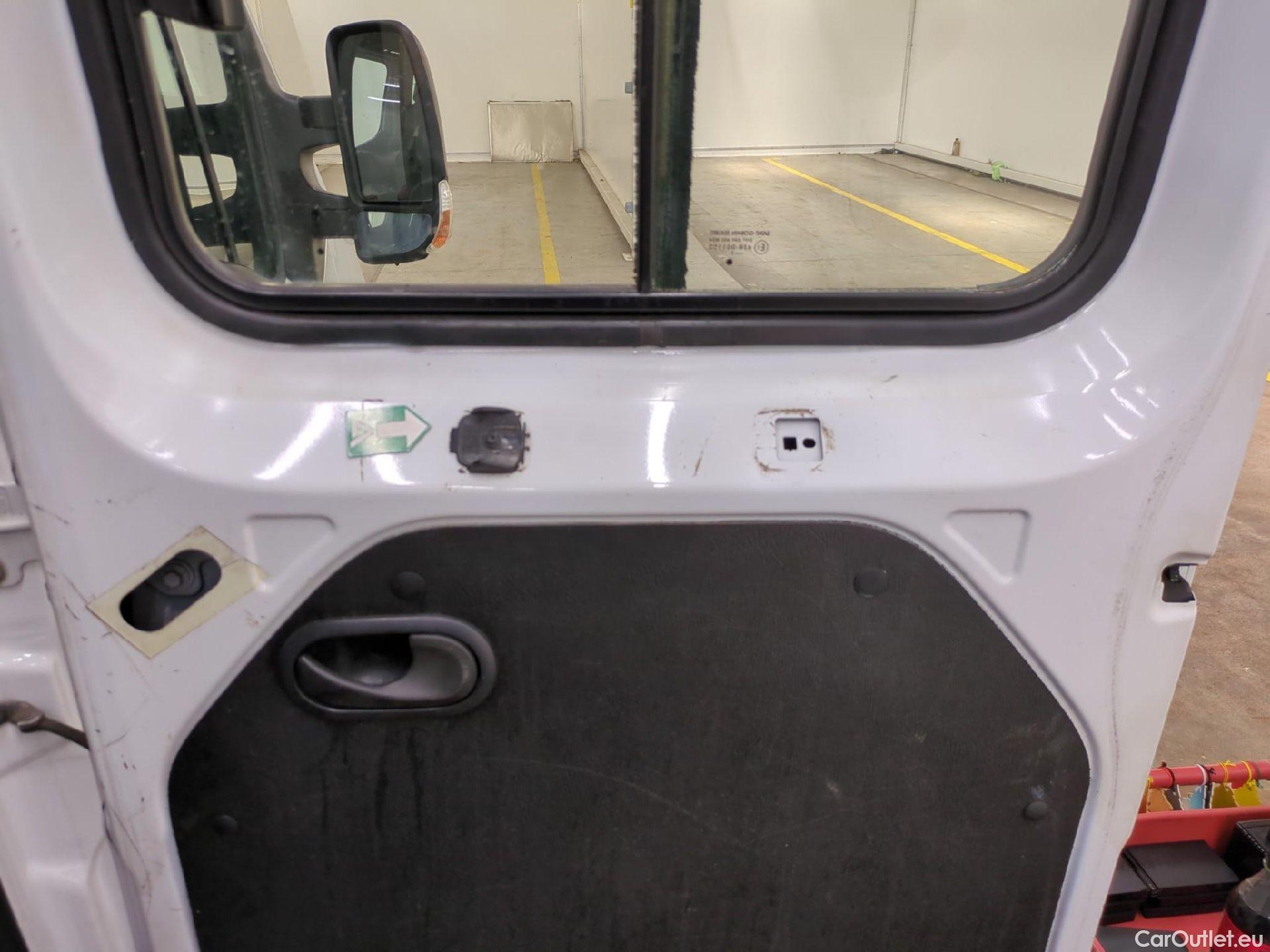  Renault  Master  Chassis dble Cabine L3H1 3 5t 2.3 dCi 145CV BVM6 7 Sieges E5 #45