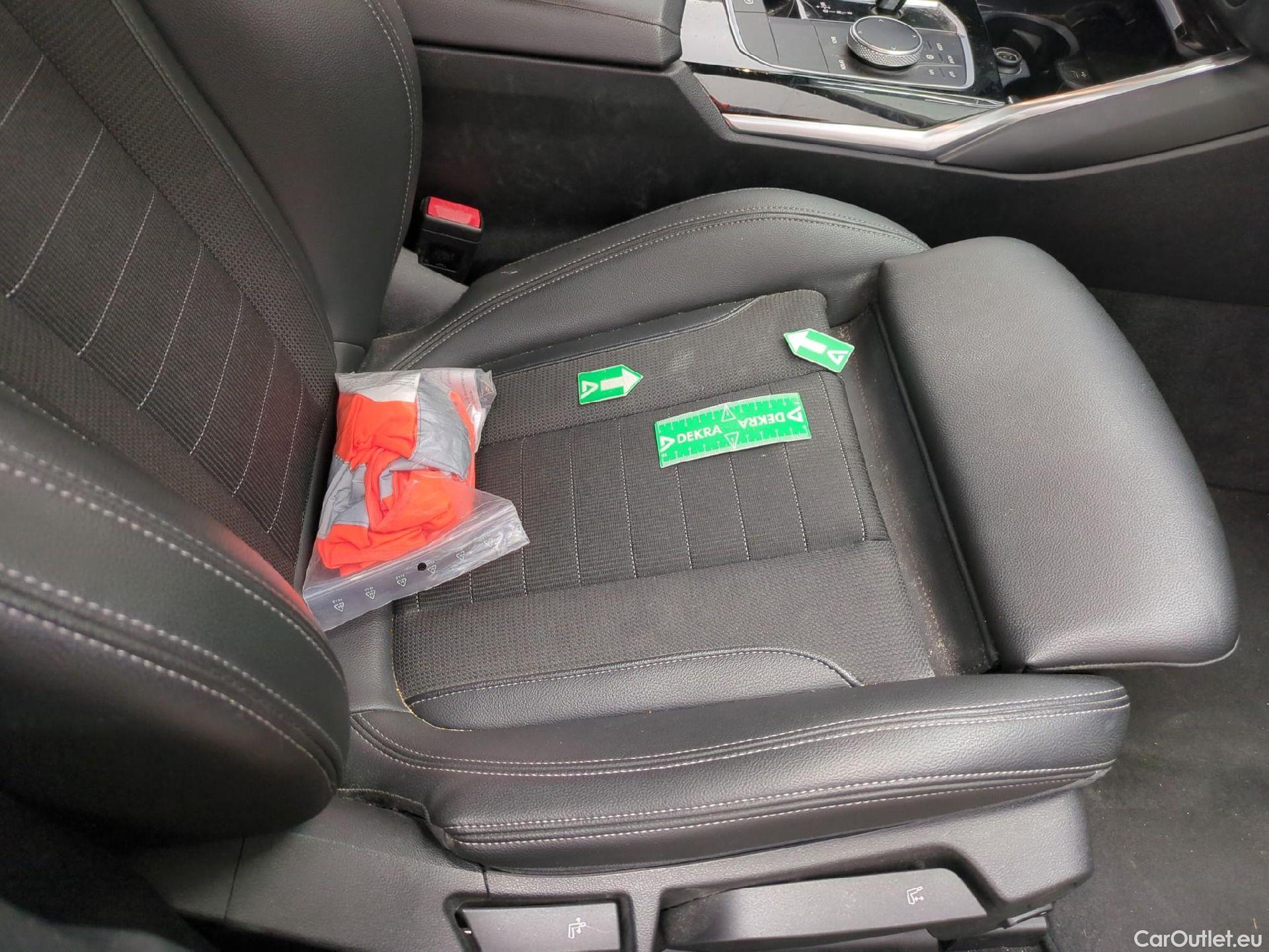  Bmw  Serie 3 Série 3 Lim. 320 i Lounge 2.0 185CV BVA8 E6d #52