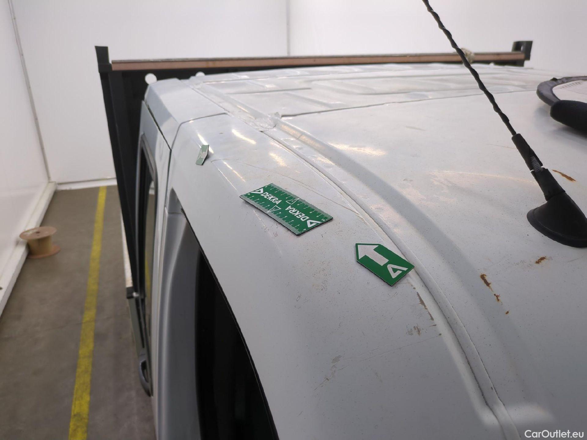  Renault  Master  Chassis dble Cabine L3H1 3 5t 2.3 dCi 145CV BVM6 7 Sieges E5 #118