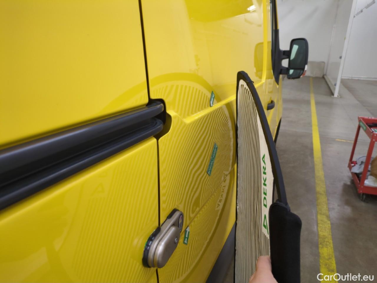  Renault  Master RENAULT  / 2019 / 4P / Fourgon tôlé FG Z.E.Tr CF F3100 L2H2 R75 AI - 19 #13