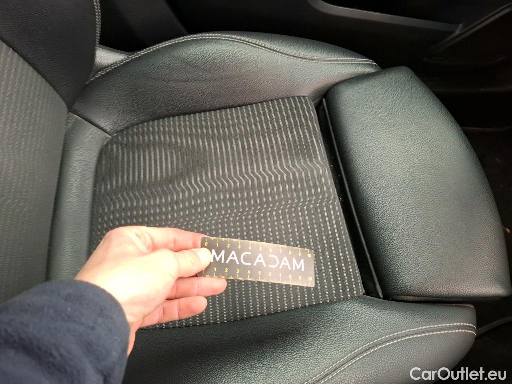  Mercedes  GLB MERCEDES-BENZ  / 2019 / 5P / SUV  200 d Business Line #44
