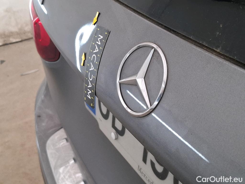  Mercedes  GLB MERCEDES-BENZ  / 2019 / 5P / SUV  200 d Business Line #34