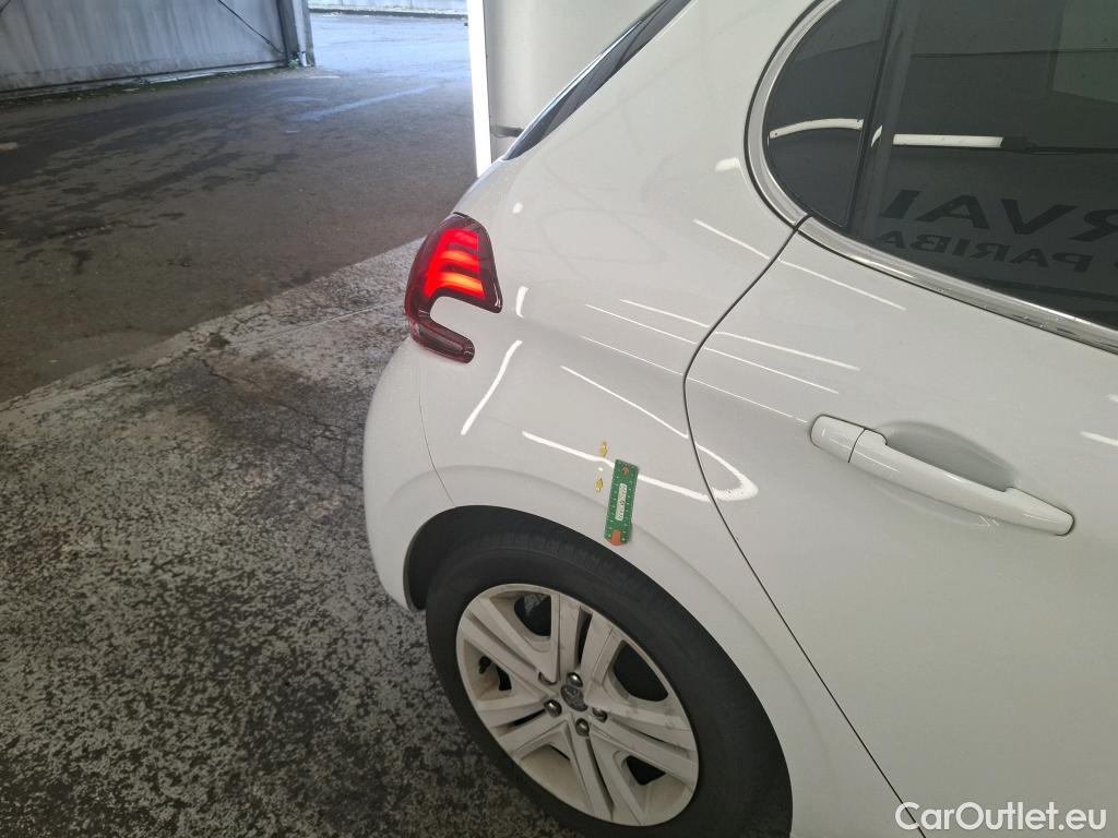  Peugeot  208 PEUGEOT  / 2015 / 5P / Berline &BLUEHDI 100 €6.c S&S ALLURE BUSINESS #7