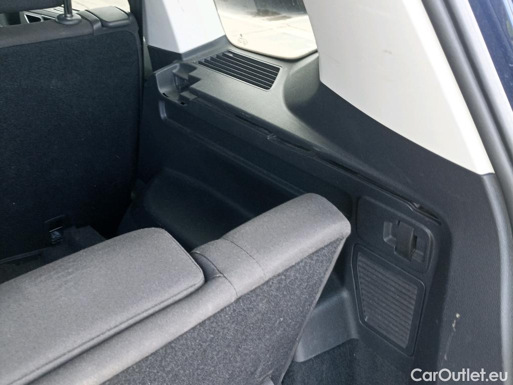  Volkswagen  Touran VOLKSWAGEN  / 5P / Sport 2.0 TDI 150 CV DSG #3