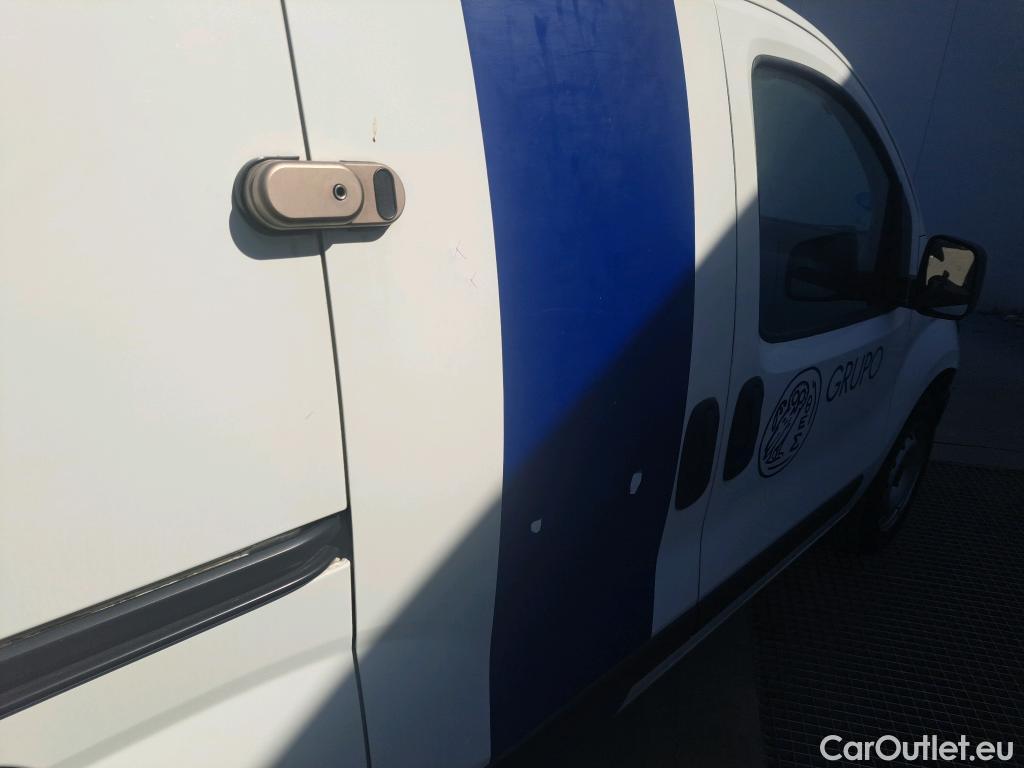  Fiat  Fiorino FIAT  / 2016 / 3P / furgón derivado de turismo Cargo Base 1.4 Natural Power 51kW (70CV) #47