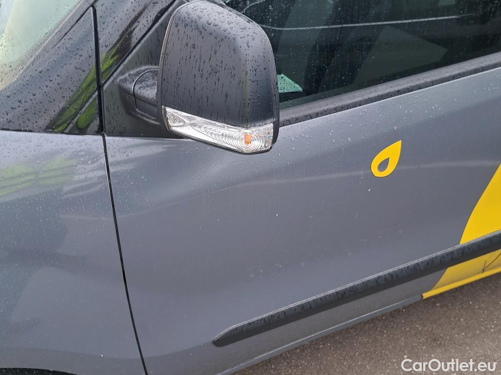  Fiat  Doblo FIAT Doblò Cargo/3P/ Cargo Base Plus 1.3 Mjet 80 CV #22