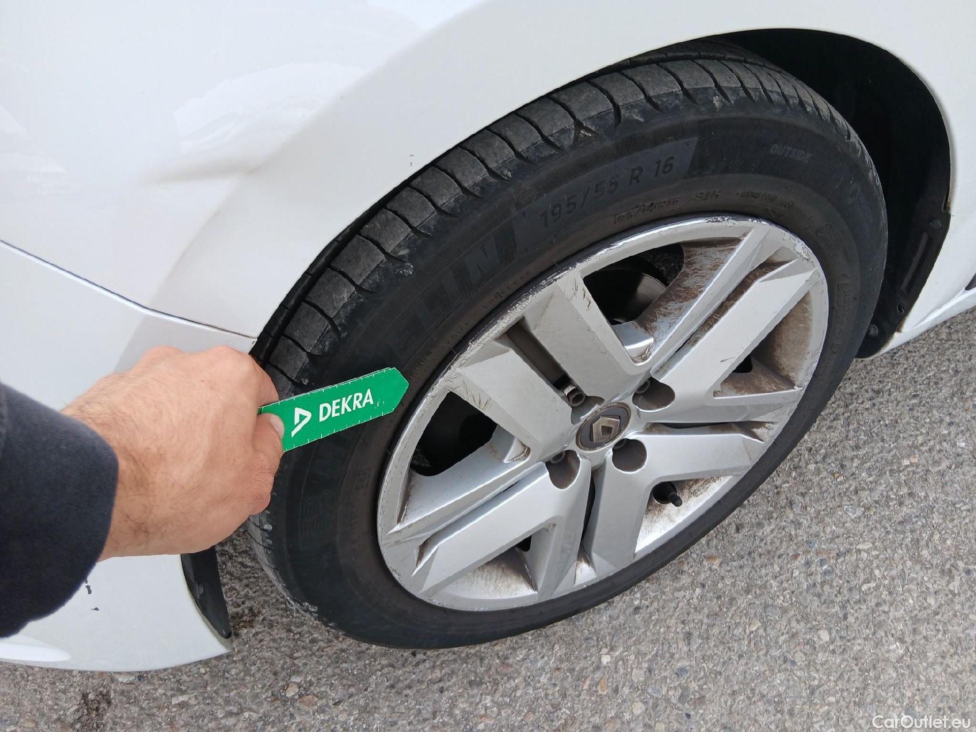  Renault  Clio RENAULT  / 5P / Intens TCe 91 CV #5