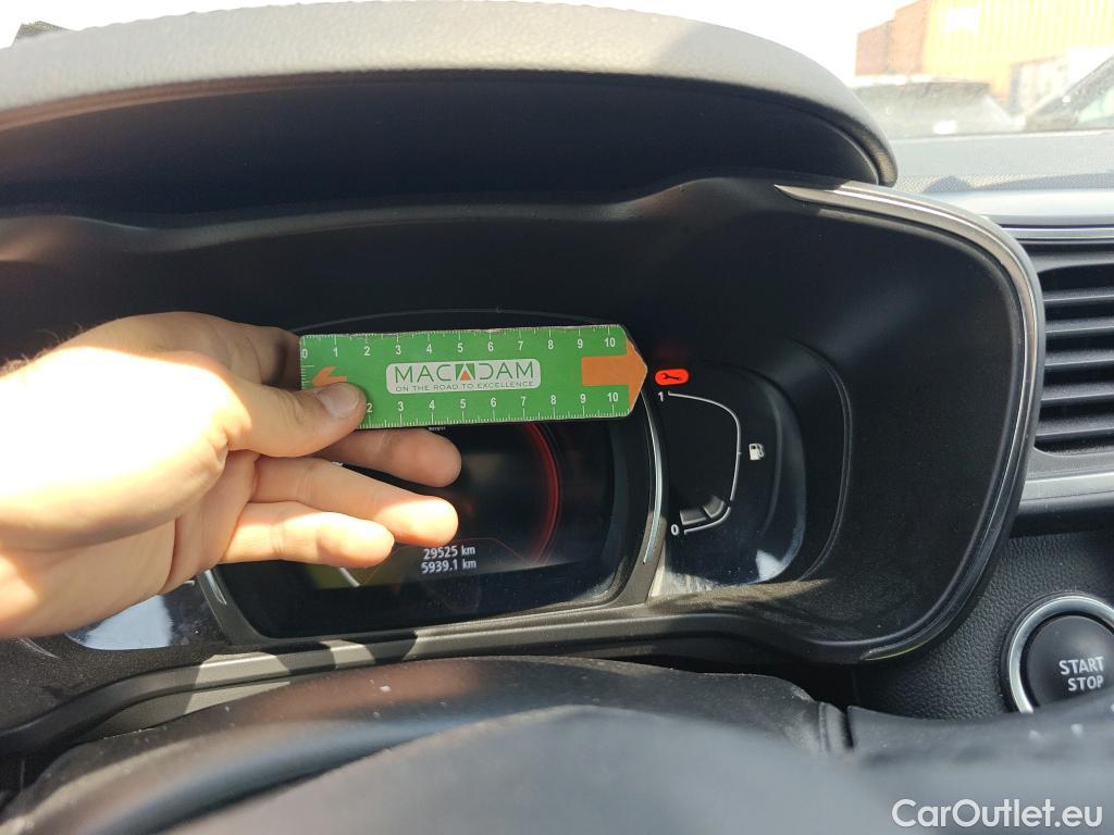  Renault  Kadjar RENAULT  / 2019 / 5P / crossover Zen GPF TCe 103kW (140CV) EDC (AC) #16