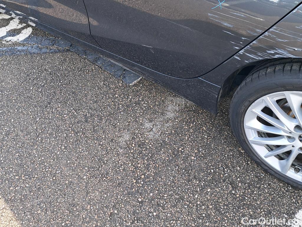  Bmw  Serie 1 BMW  / 2019 / 5P / berlina con portón 118i #11