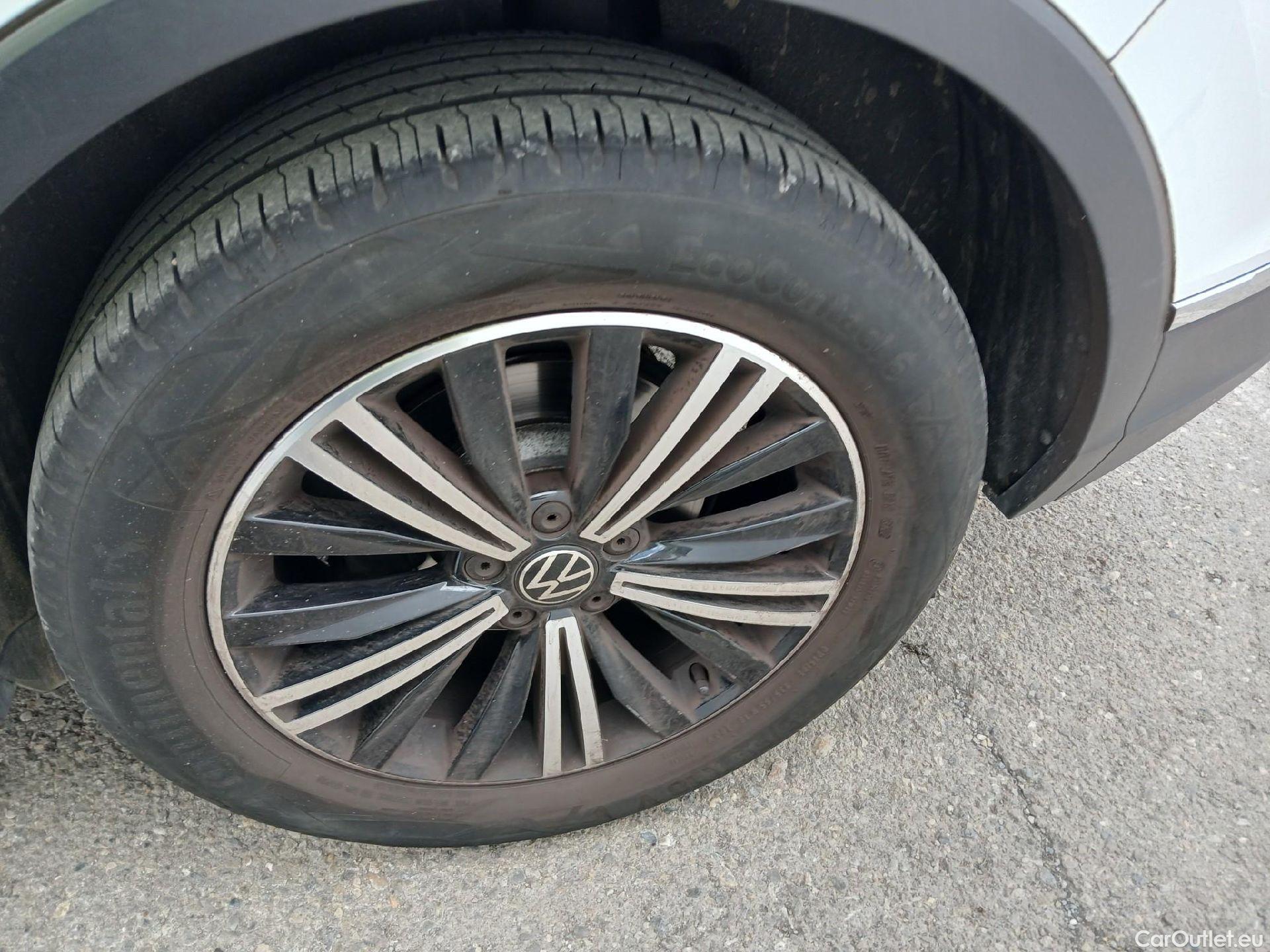  Volkswagen  Tiguan VOLKSWAGEN  / 2020 / 5P / todoterreno Life 2.0 TDI 110kW (150CV) DSG #22