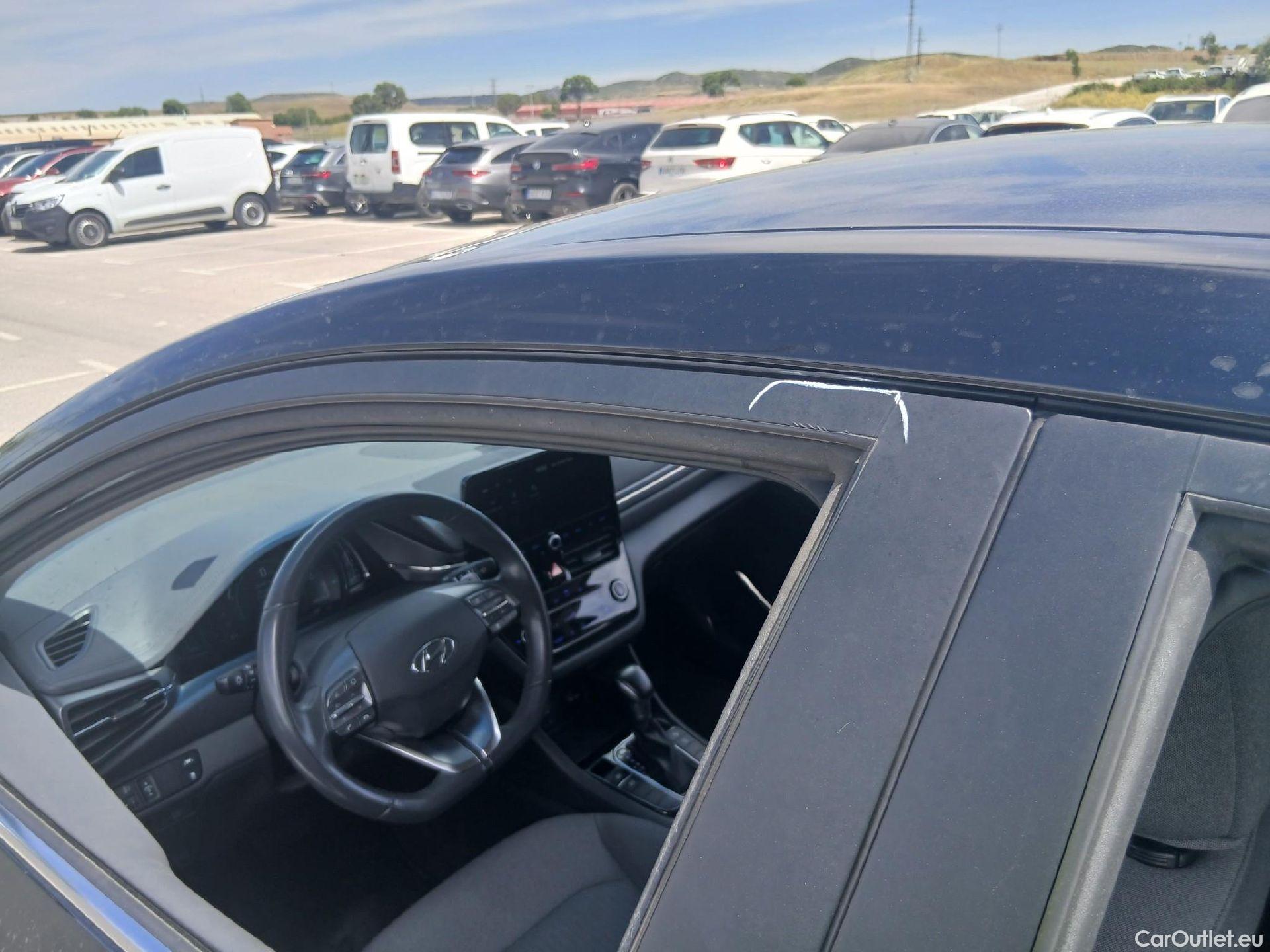  Hyundai   Ioniq HYUNDAI / 5P / 1.6 GDI HEV Tecno DCT 140 CV #28