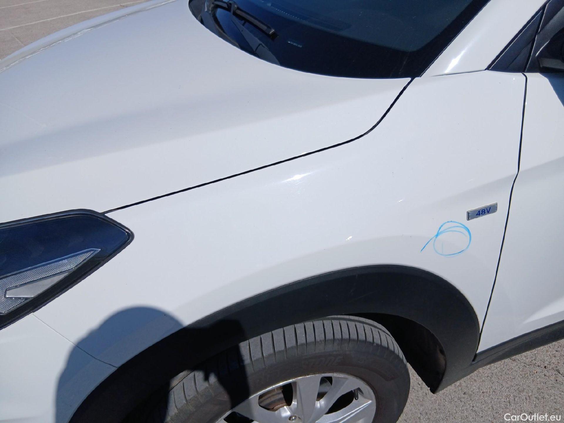  Hyundai  Tucson HYUNDAI  / 2018 / 5P / todoterreno 1.6 CRDI 85kW (116CV) 48V SLE 4X2(SP)(SL) #9
