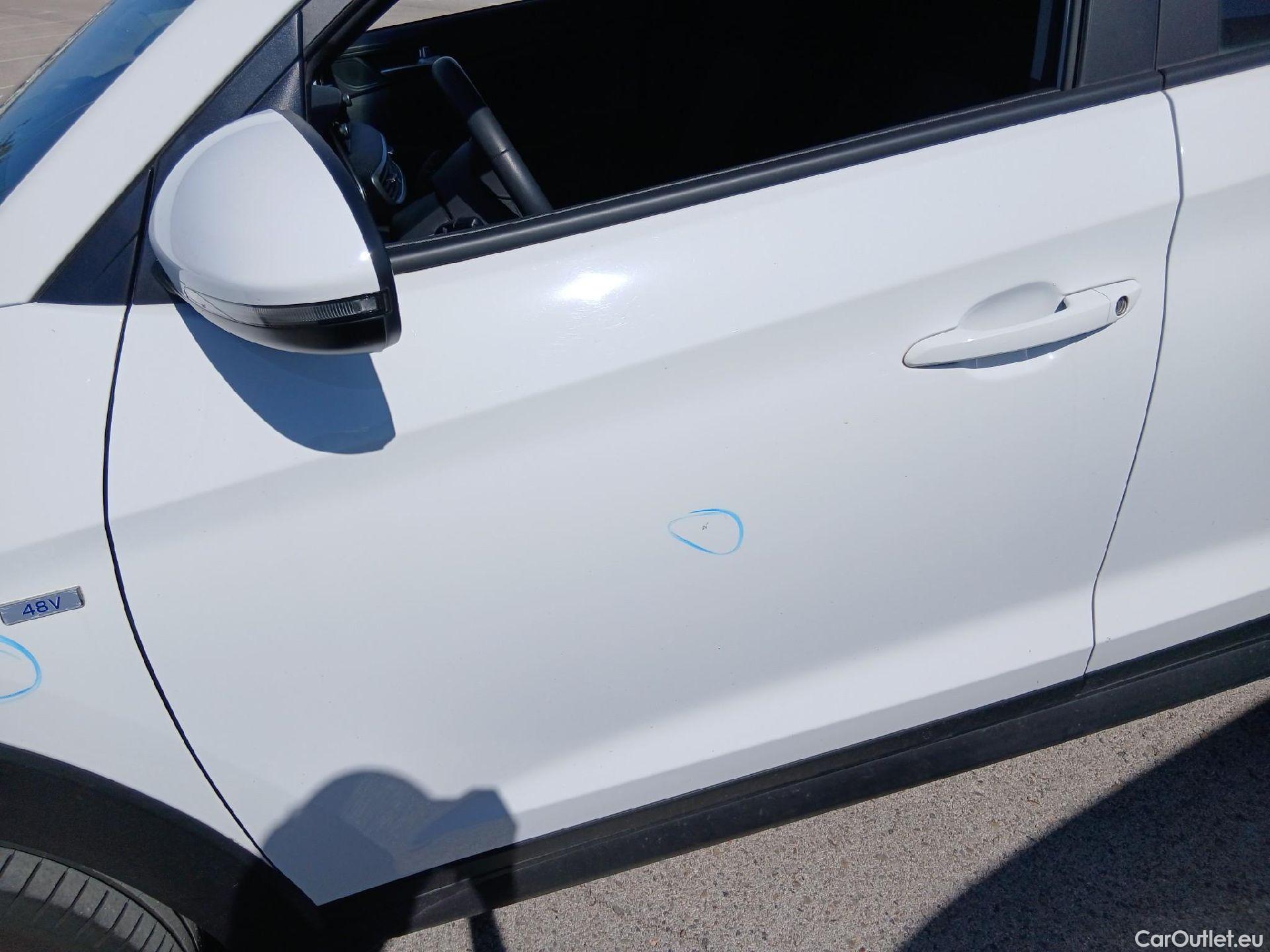  Hyundai  Tucson HYUNDAI  / 2018 / 5P / todoterreno 1.6 CRDI 85kW (116CV) 48V SLE 4X2(SP)(SL) #12