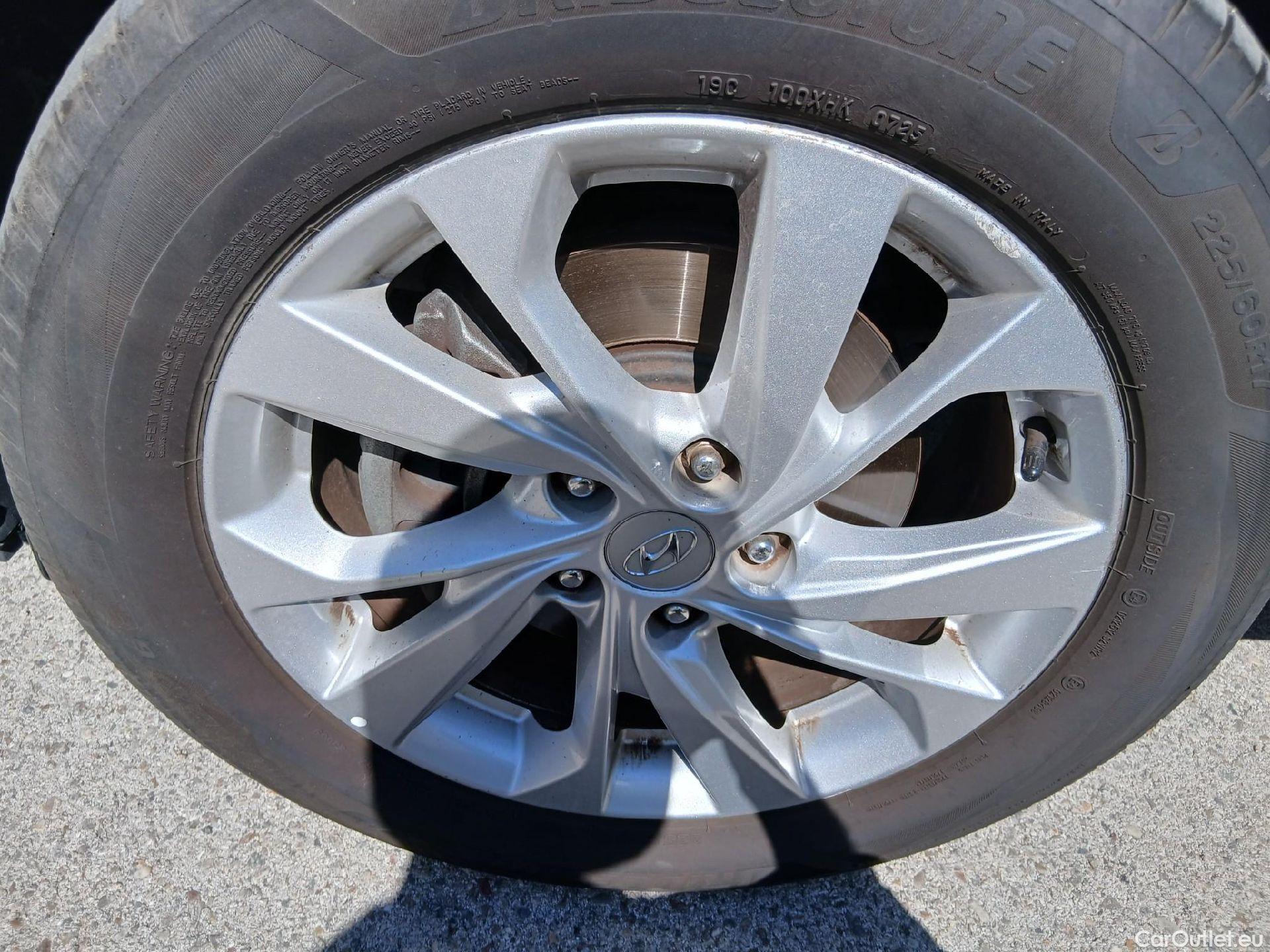  Hyundai  Tucson HYUNDAI  / 2018 / 5P / todoterreno 1.6 CRDI 85kW (116CV) 48V SLE 4X2(SP)(SL) #7