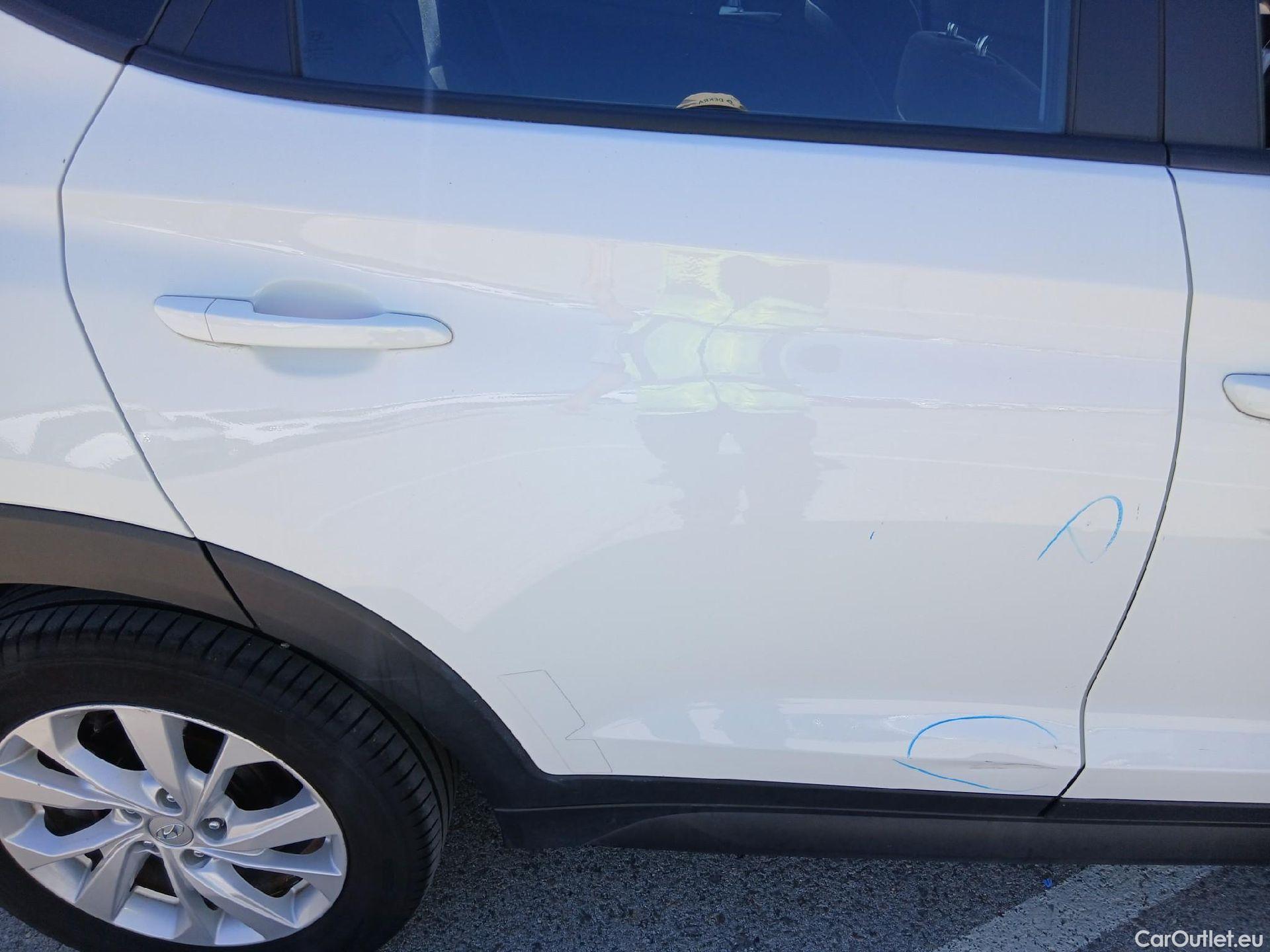  Hyundai  Tucson HYUNDAI  / 2018 / 5P / todoterreno 1.6 CRDI 85kW (116CV) 48V SLE 4X2(SP)(SL) #20