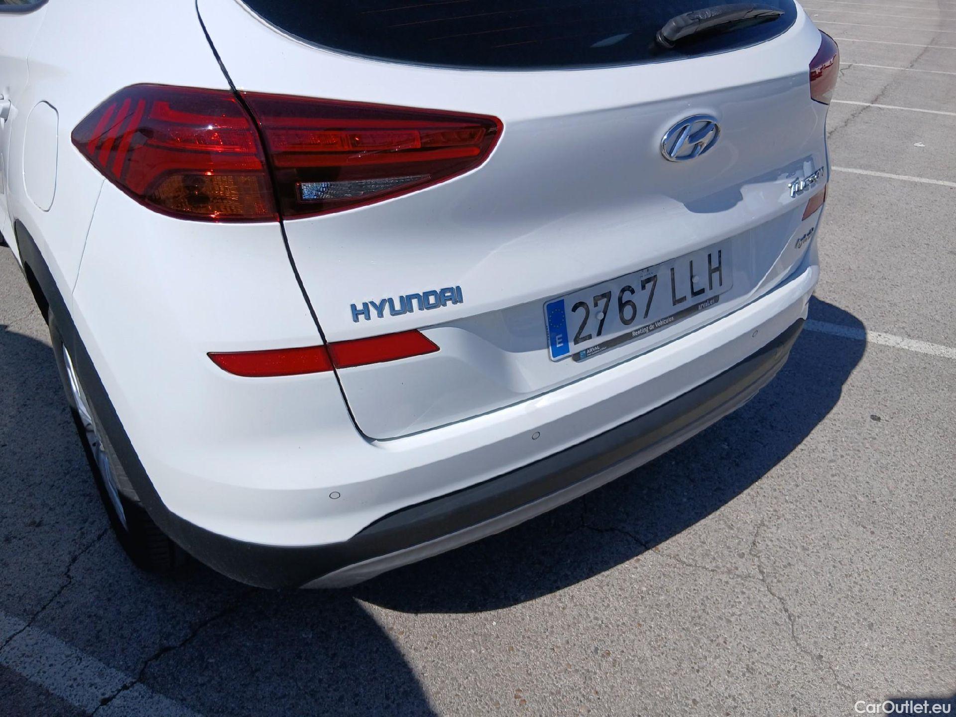  Hyundai  Tucson HYUNDAI  / 2018 / 5P / todoterreno 1.6 CRDI 85kW (116CV) 48V SLE 4X2(SP)(SL) #16