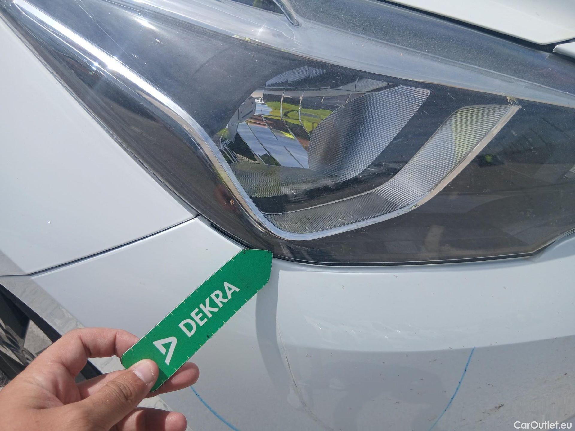  Nissan  Micra NISSAN  / 2017 / 5P / berlina con portón IG-T 66 kW (90 CV) S&S Acenta #25