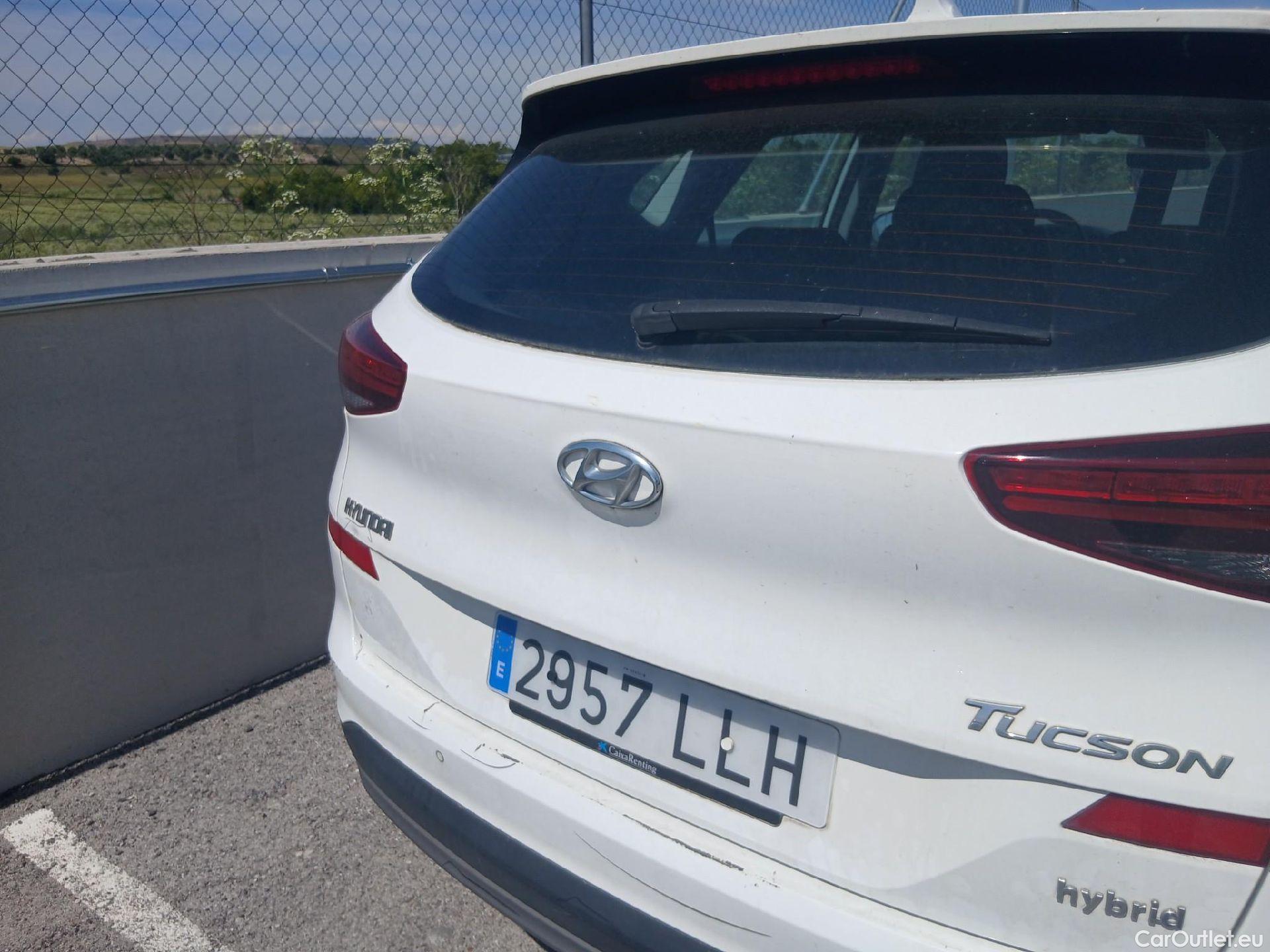  Hyundai  Tucson HYUNDAI  / 2018 / 5P / todoterreno 1.6 CRDI 85kW (116CV) 48V SLE 4X2(SP)(SL) #19