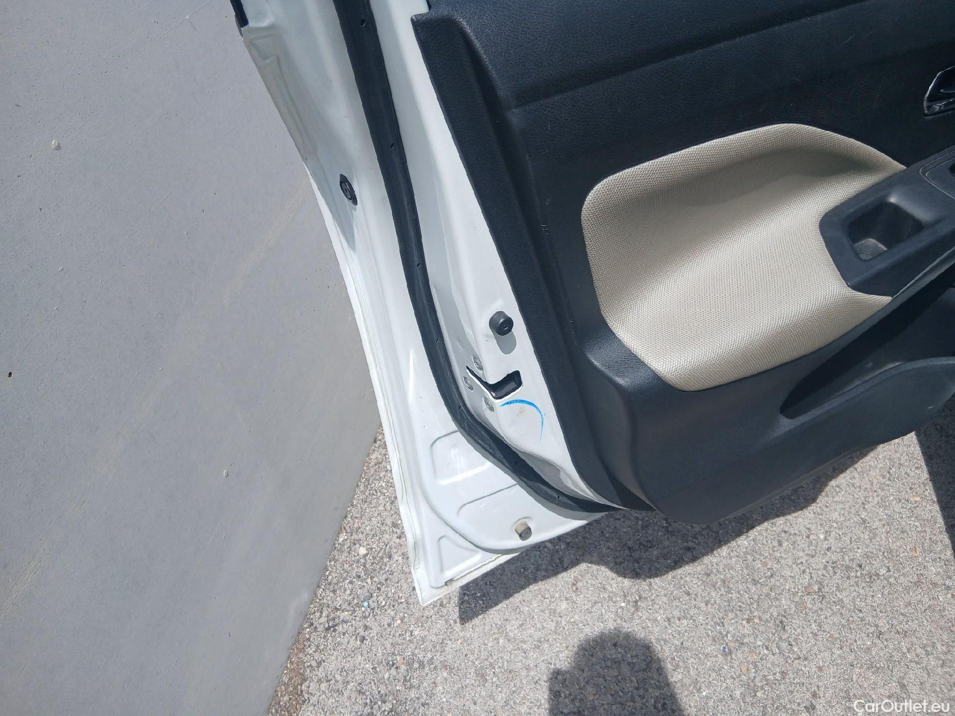  Nissan  Micra NISSAN  / 2017 / 5P / berlina con portón IG-T 66 kW (90 CV) S&S Acenta #6