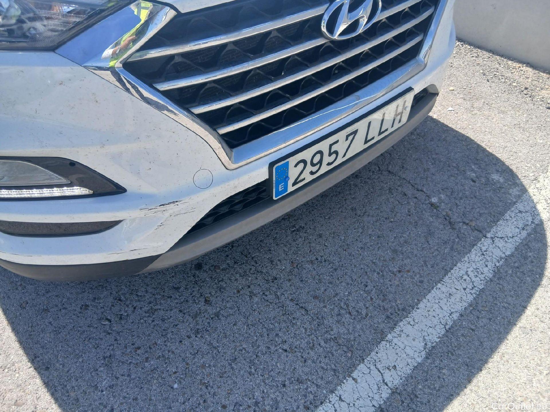  Hyundai  Tucson HYUNDAI  / 2018 / 5P / todoterreno 1.6 CRDI 85kW (116CV) 48V SLE 4X2(SP)(SL) #36