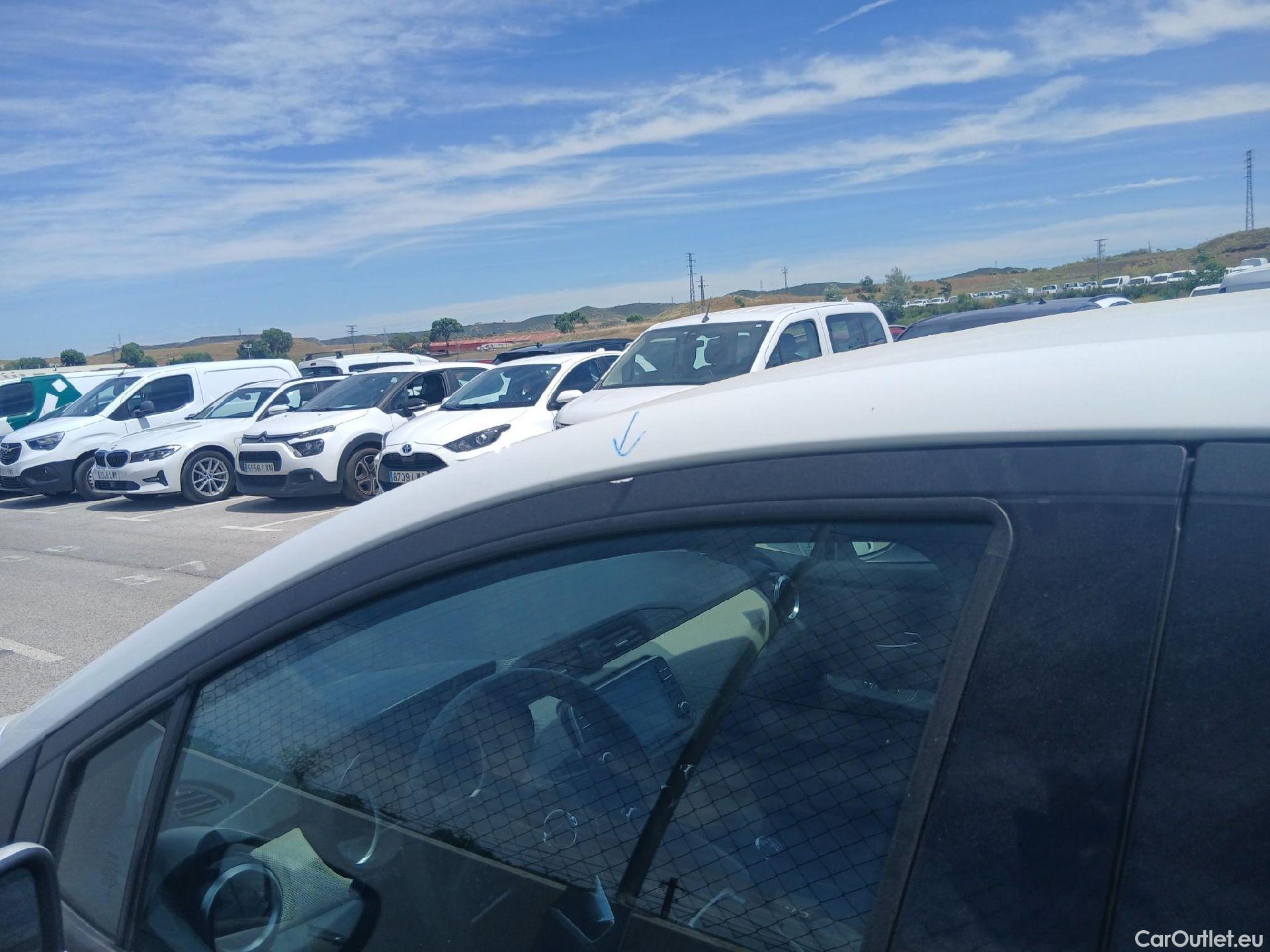  Nissan  Micra NISSAN  / 2017 / 5P / berlina con portón IG-T 66 kW (90 CV) S&S Acenta #5