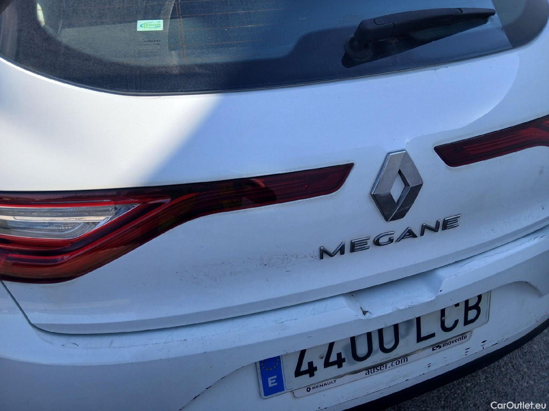  Renault  Megane RENAULT Mégane / 2015 / 5P / berlina con portón Life Blue dCi 70kW (95CV) #24