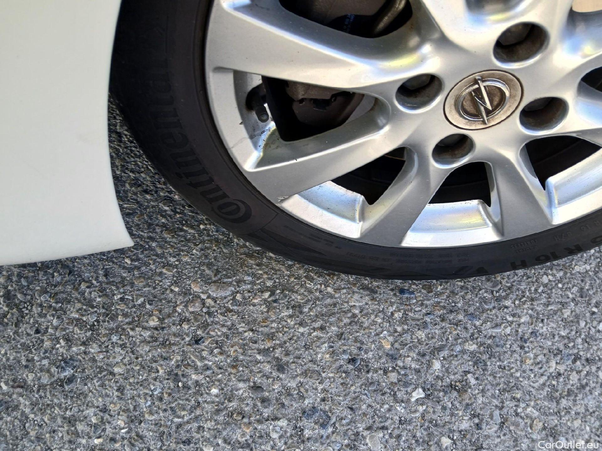  Opel  Corsa OPEL  / 2019 / 5P / berlina con portón 1.2T XHL 74kW (100CV) Edition #12
