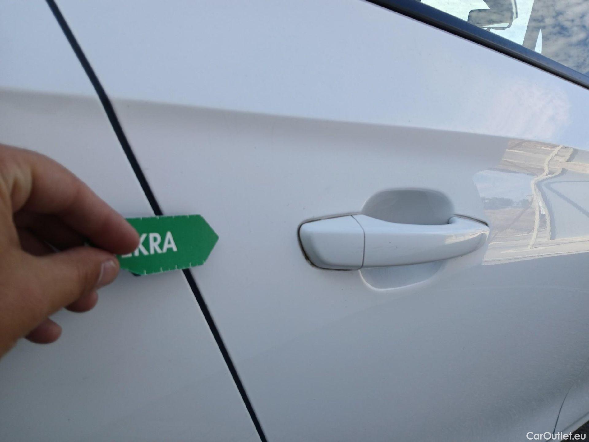  Opel  Corsa OPEL  / 2019 / 5P / berlina con portón 1.2T XHL 74kW (100CV) Edition #25