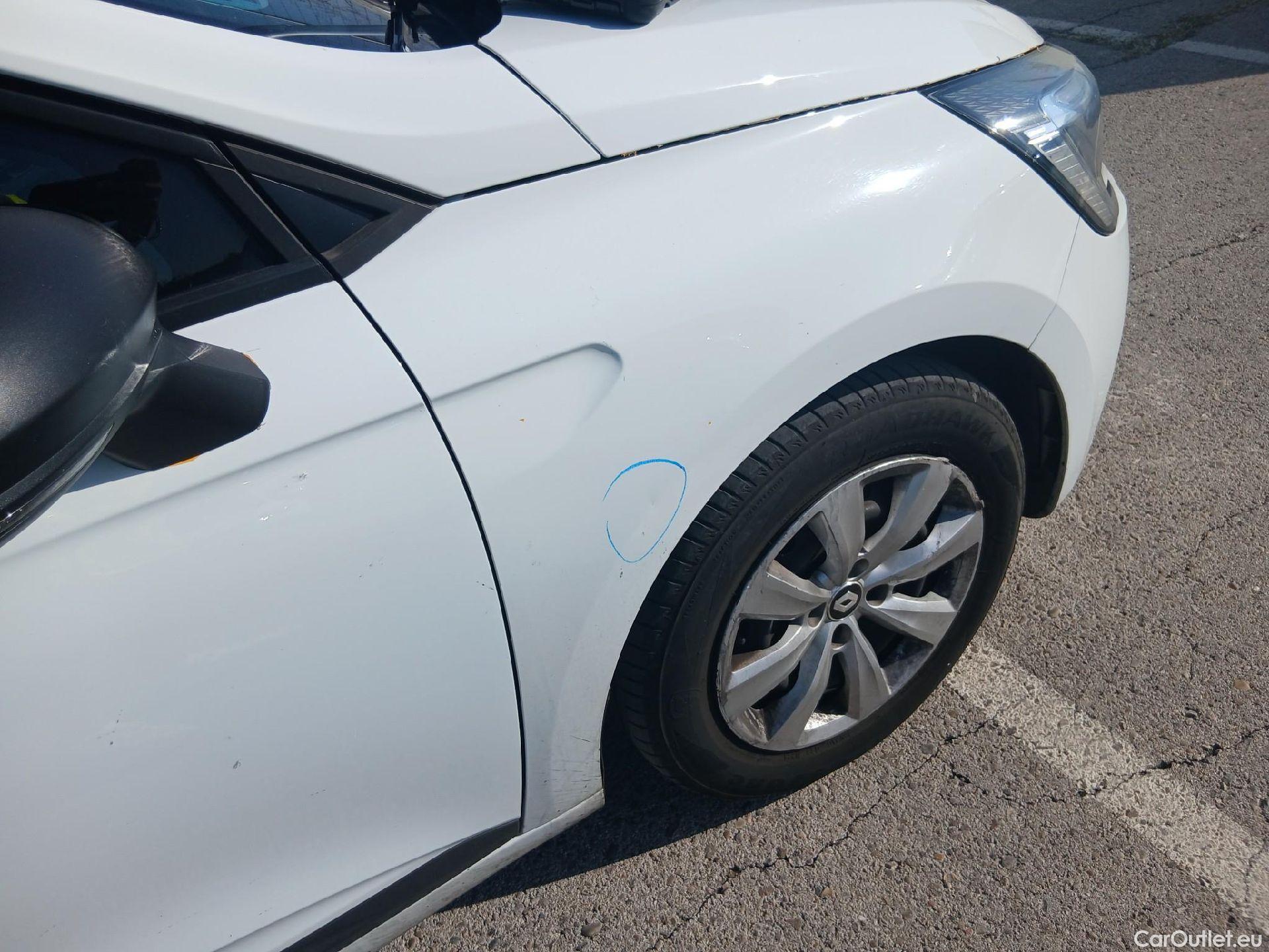  Renault  Clio RENAULT  / 2019 / 5P / berlina con portón Business Blue dCi 74kW (100CV) #27