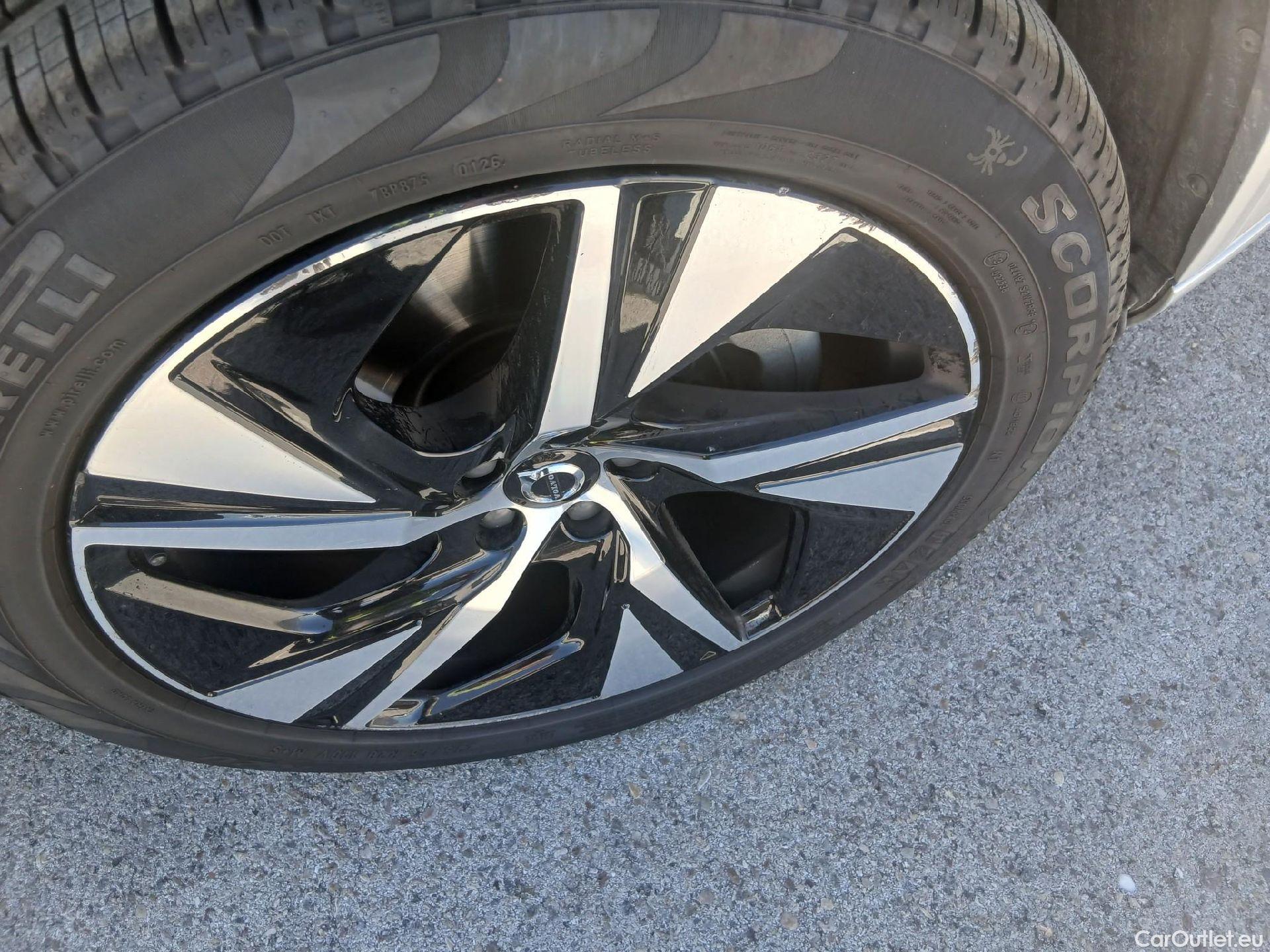  Volvo  XC90 VOLVO  / 2019 / 5P / todoterreno 2.0 B5 D AWD R-Design Auto (AC2) #25