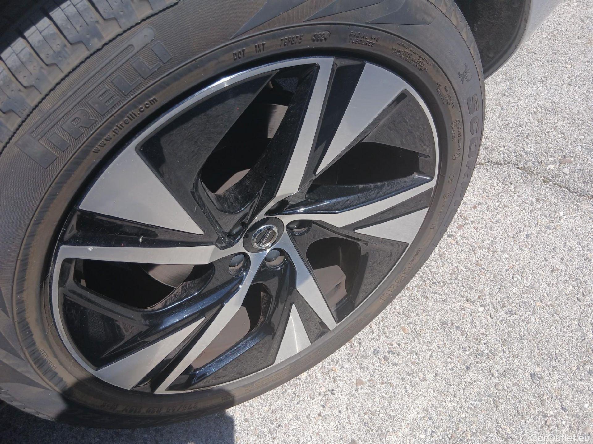  Volvo  XC90 VOLVO  / 2019 / 5P / todoterreno 2.0 B5 D AWD R-Design Auto (AC2) #18