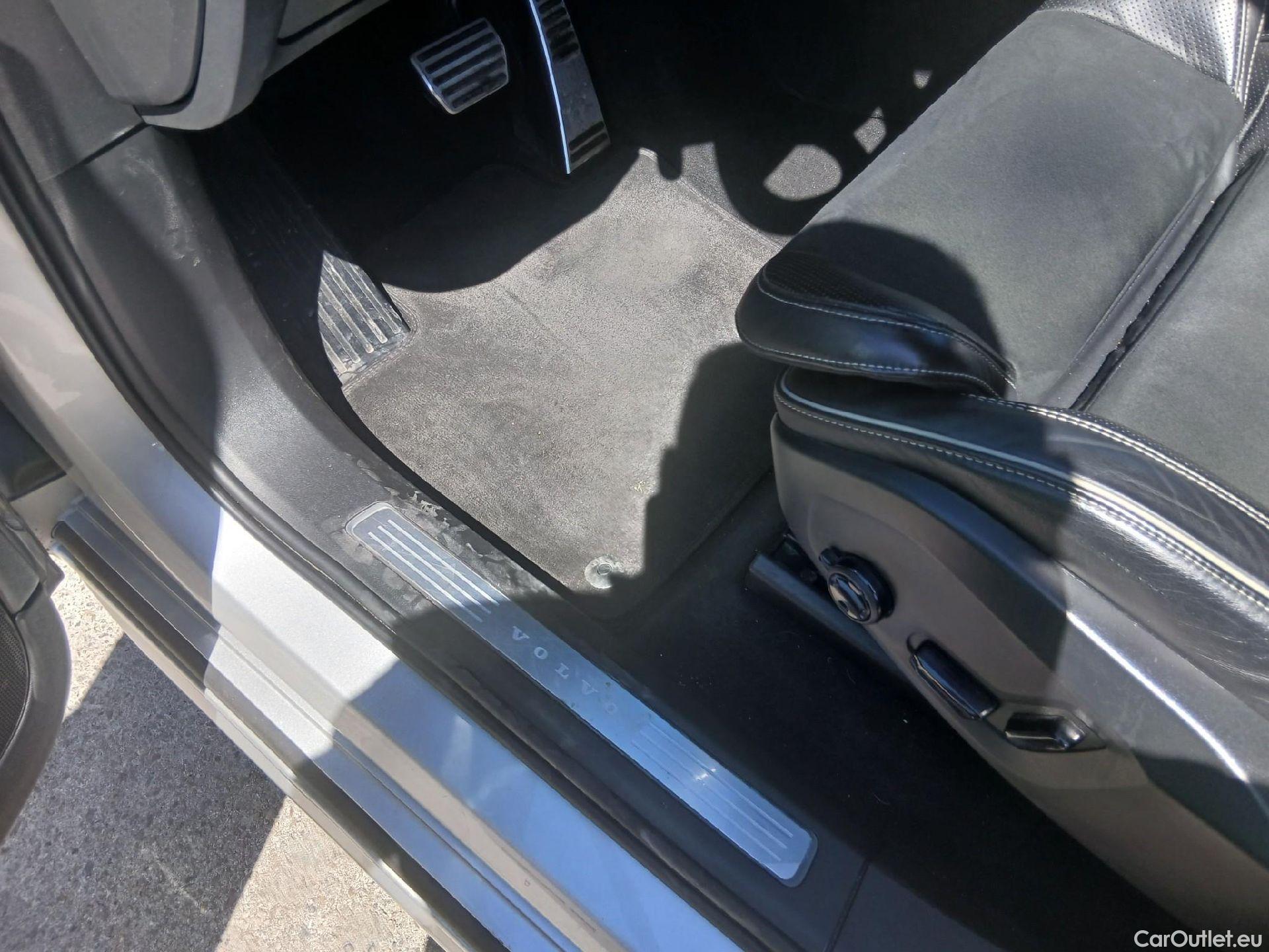  Volvo  XC90 VOLVO  / 2019 / 5P / todoterreno 2.0 B5 D AWD R-Design Auto (AC2) #2