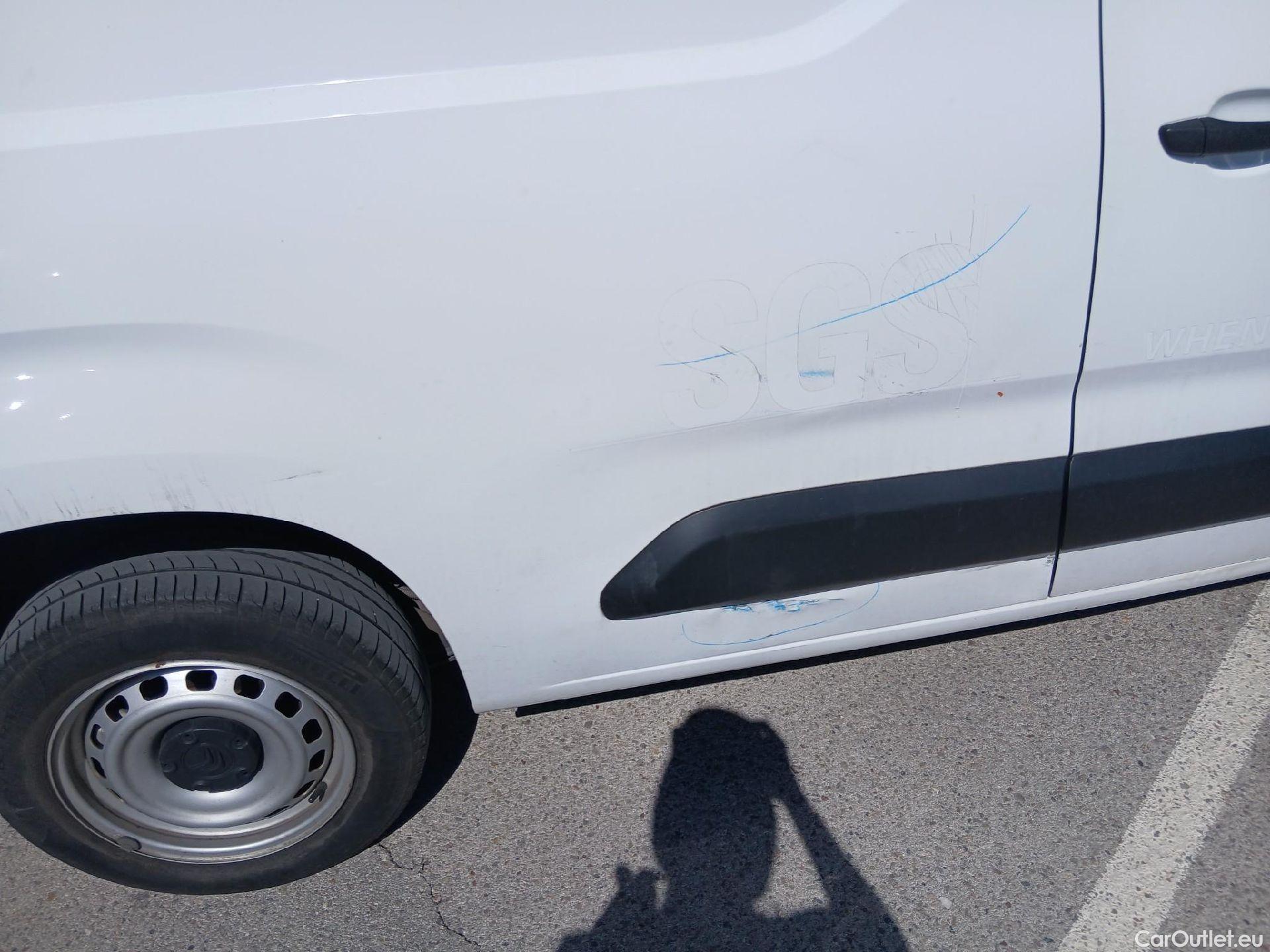  Citroen  Berlingo CITROEN  / 2018 / 3P / furgón derivado de turismo Talla M BlueHDi 100 CONTROL #24