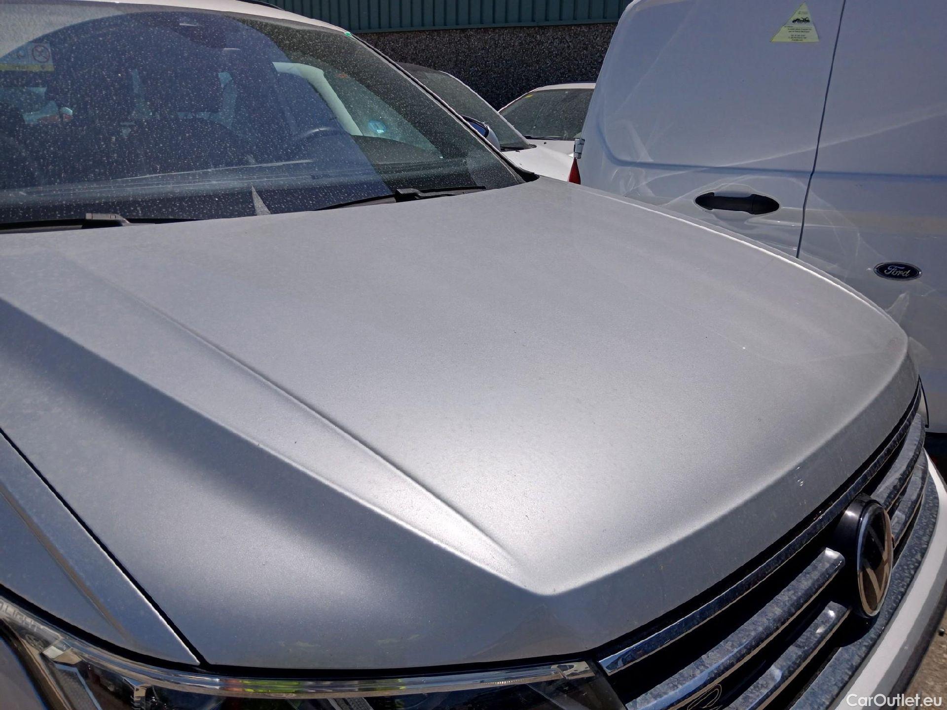 Volkswagen  Tiguan VOLKSWAGEN  / 2020 / 5P / todoterreno R-Line 2.0 TDI 110kW (150CV) DSG #21