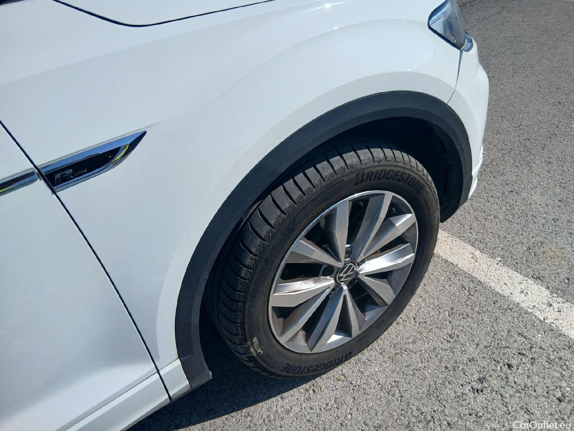  Volkswagen  T-ROC VOLKSWAGEN  / 2017 / 5P / todoterreno Advance R-Line 1.0 TSI 81kW (110CV) #26