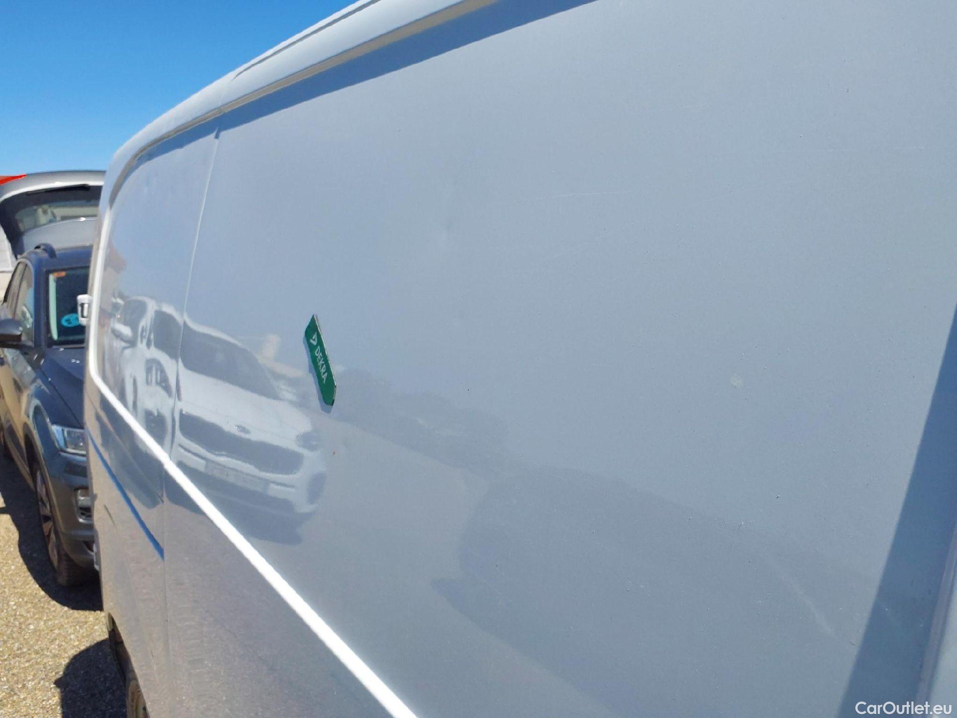  Citroen  Jumpy CITROEN  / 4P / Talla M BlueHDi 100 CV Control #23