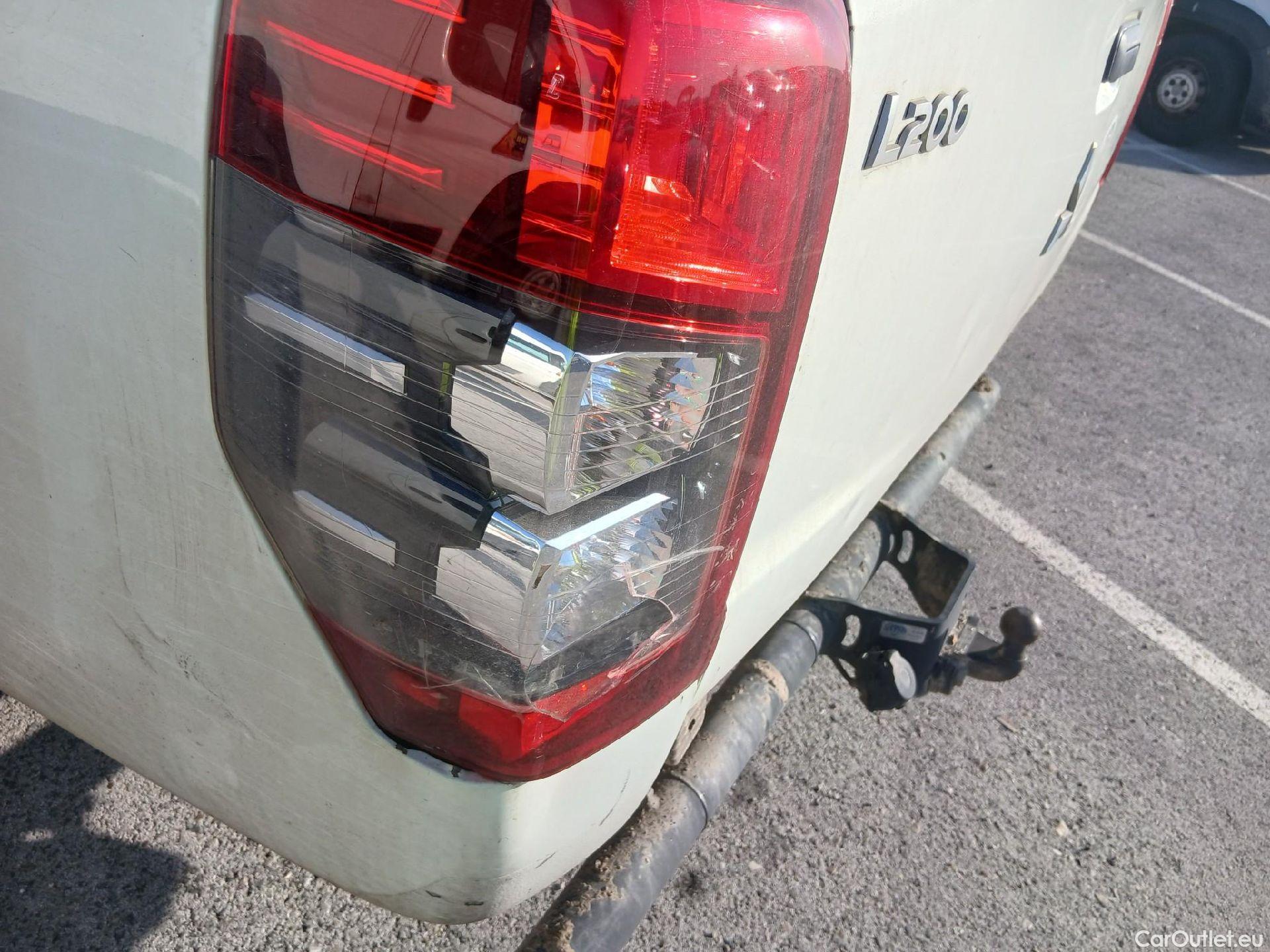  Mitsubishi  L200 MITSUBISHI  / 2019 / 4P / pickup doble cabina D/C 220 DI-D M-Pro #20