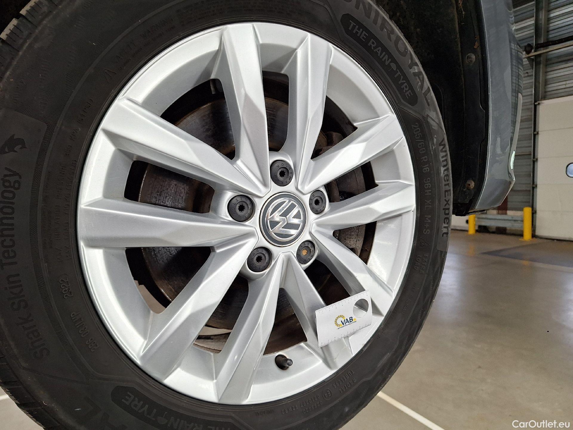  Volkswagen  Touran VW,  '15, Volkswagen  1.6 TDi Highline DSG 5d 7pl #55