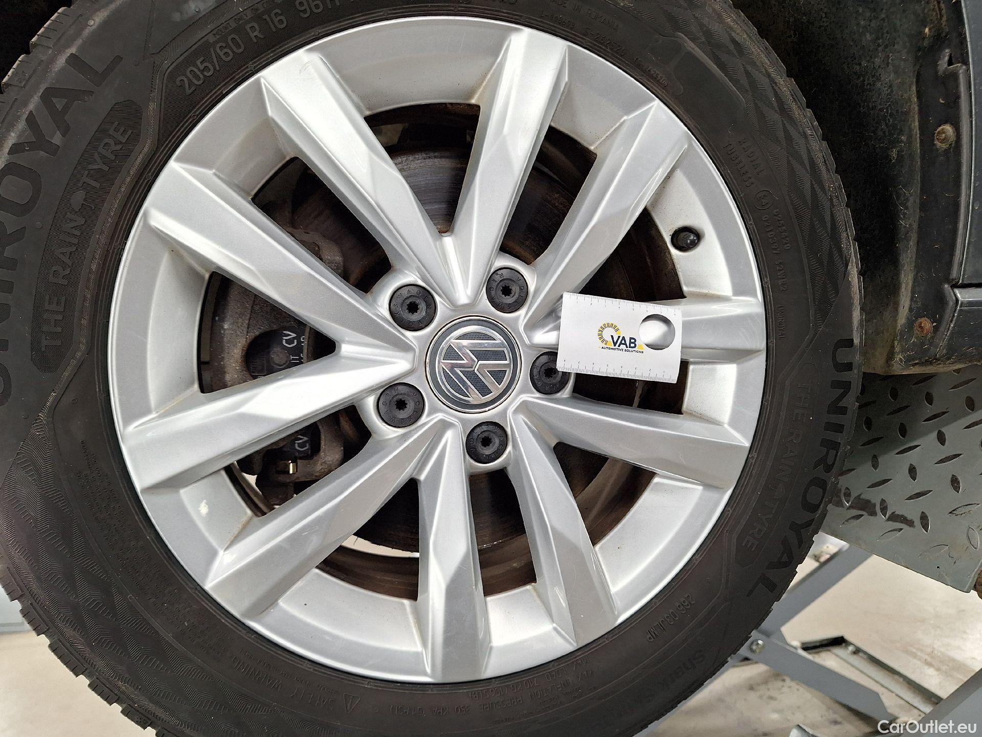  Volkswagen  Touran VW,  '15, Volkswagen  1.6 TDi Highline DSG 5d 7pl #44