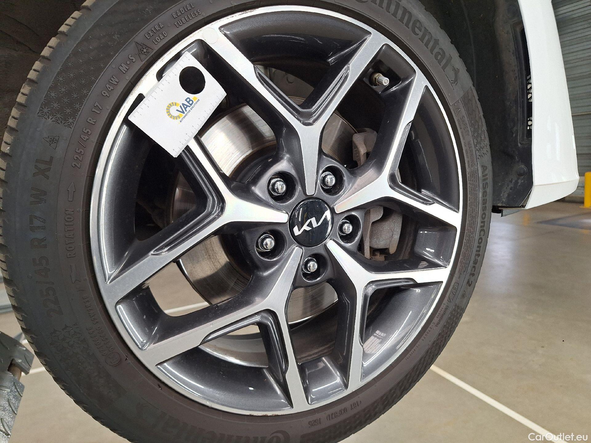  KIA  Cee'd Kia, Ceed SW FL'21 PHEV, KIA  Sportswagon Business Line 1.6 GDi PHEV D #33