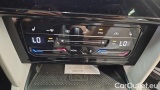  Volkswagen  Passat 2.0 TDI SCR DSG Elegance Variant #14
