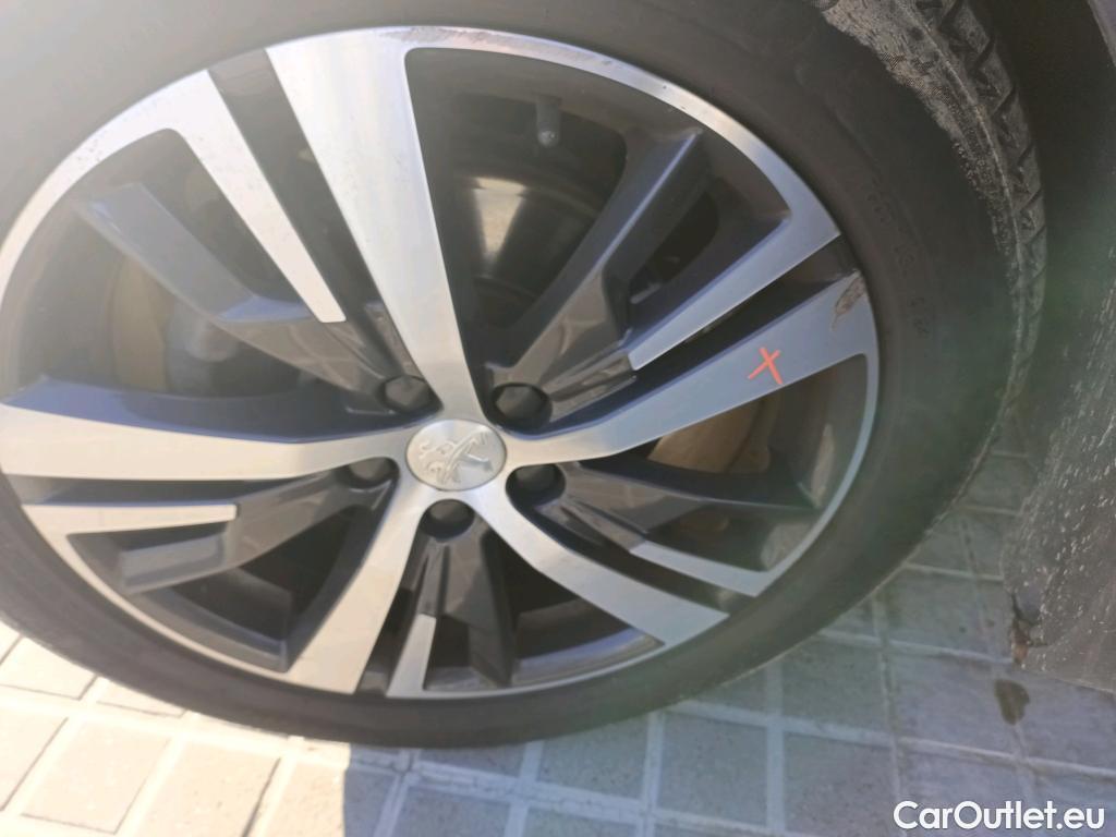  Peugeot  3008 PEUGEOT  / 2020 / 5P / todoterreno 1.2 PureTech 96KW S&S Allure Pack  #3