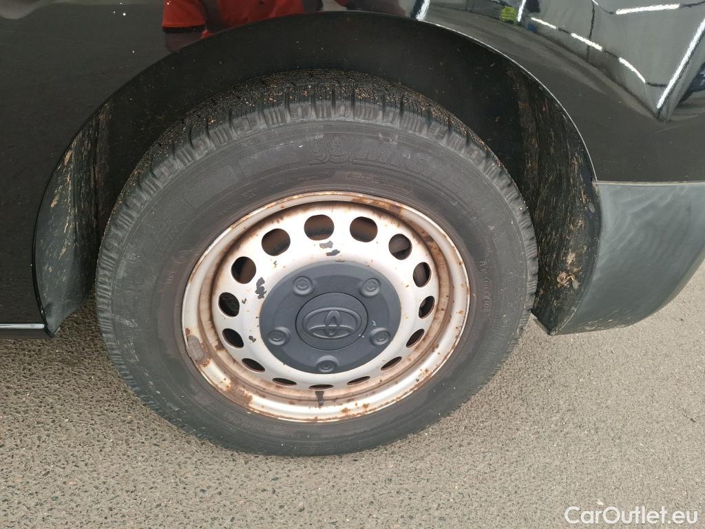  Toyota  Proace TOYOTA  4p Combi COMPACT 95 D-4D DYNAMIC #25