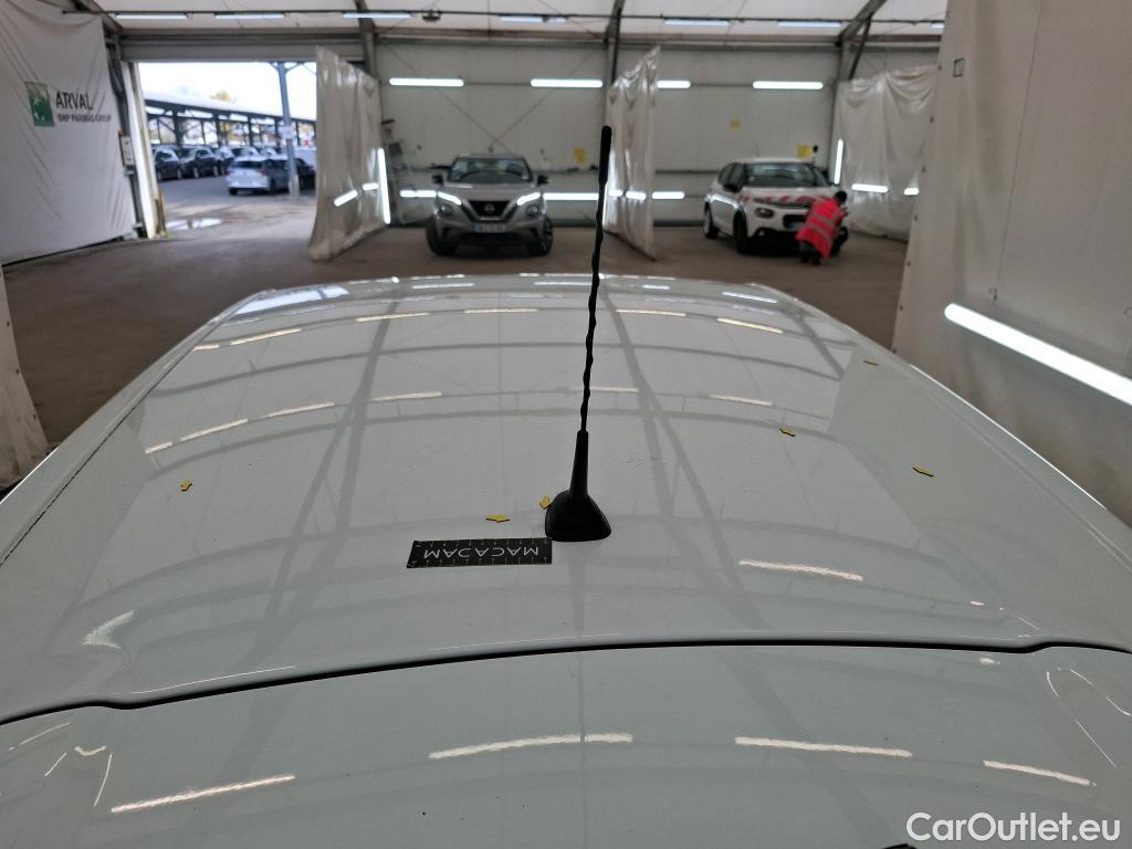  Renault  Clio RENAULT  / 2016 / 5P / Berline &Business TCe 90 #16