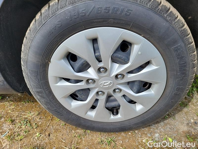  Hyundai  i30   cw (PD)(2017->)  kom. TGDI 120 Start Plus #12