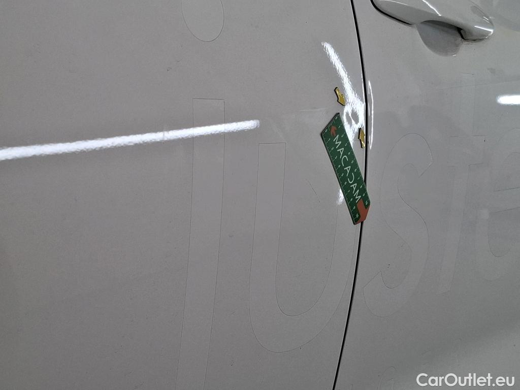  Toyota  Yaris  Affaires 1.5 Hybride 116h Dynamic Business Affaire #17