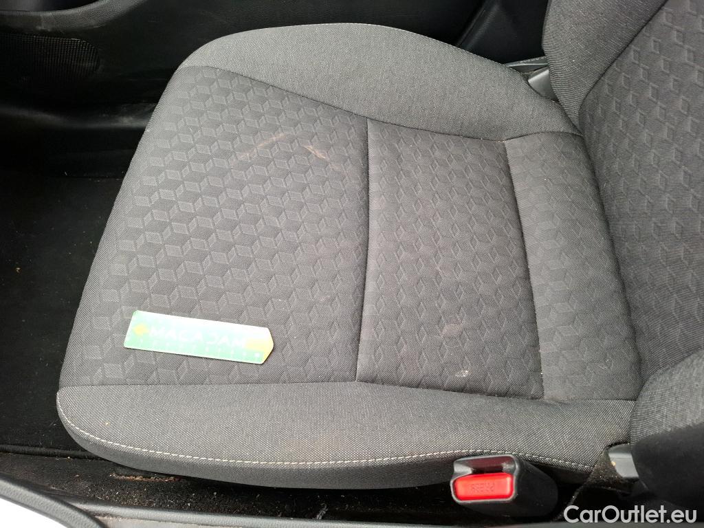  Toyota  Yaris TOYOTA  Hybride Affaires / 2019 / 5P / Berline 1.5 Hybride 116h Dynamic Business Affair #26