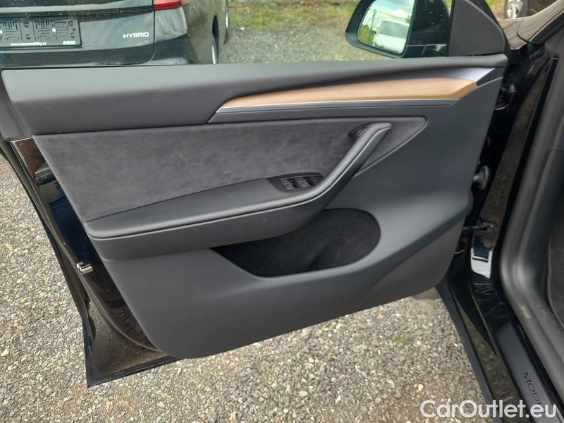  Tesla  Model 3 Model Y (2016) Model Y Long Range AWD AT #4