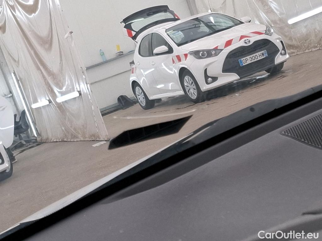  Toyota  Yaris TOYOTA  Hybride Affaires / 2019 / 5P / Berline 1.5 Hybride 116h Dynamic Business Affair #2