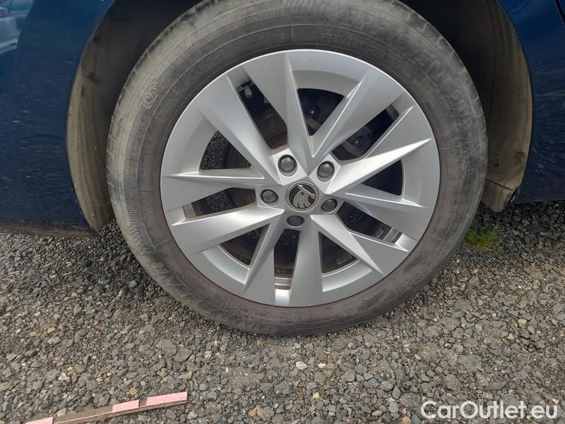  Skoda  Octavia  Lim. (NX3)(2020)  1.5e-TEC 110 Style AT #14